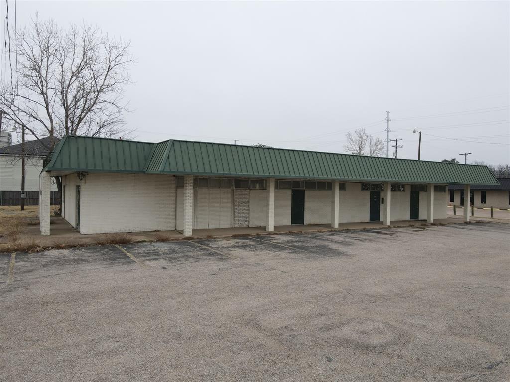 T THOMAS ABST 1461 PG 251 - Commercial Sale