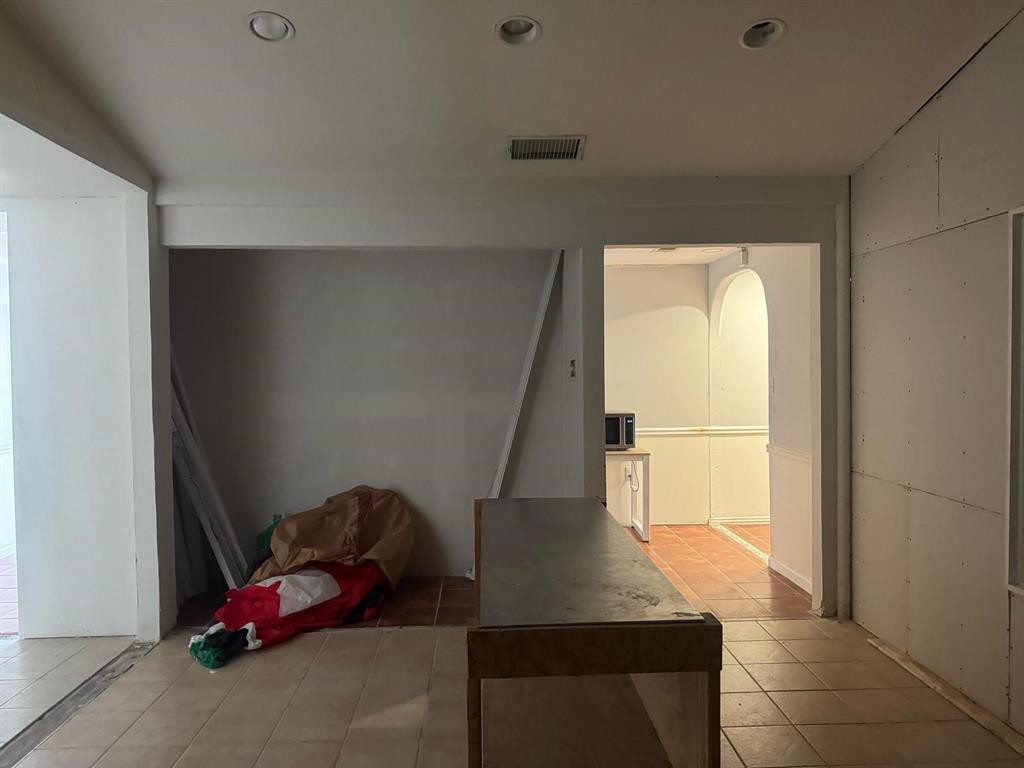 Penman - Commercial Sale