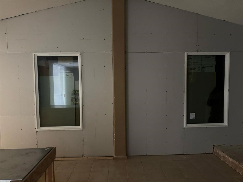 Penman - Commercial Sale