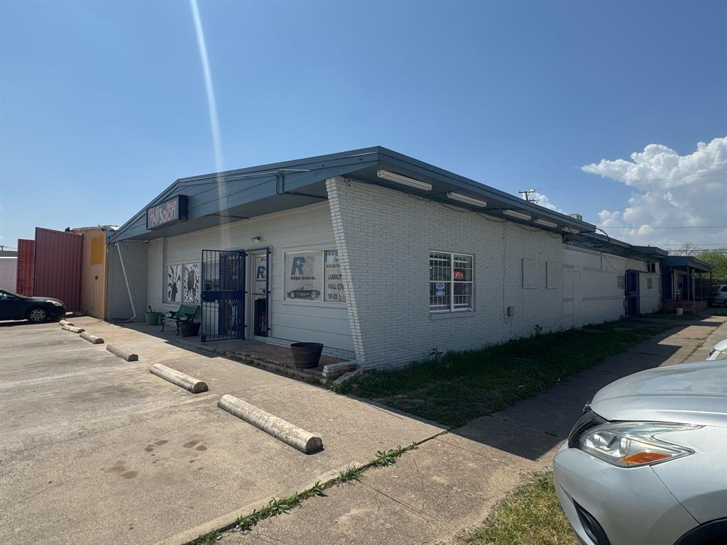 Penman - Commercial Sale