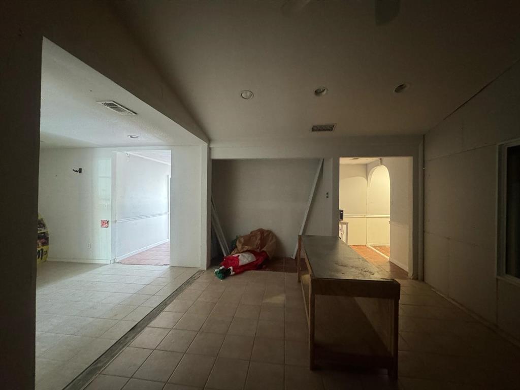 Penman - Commercial Sale