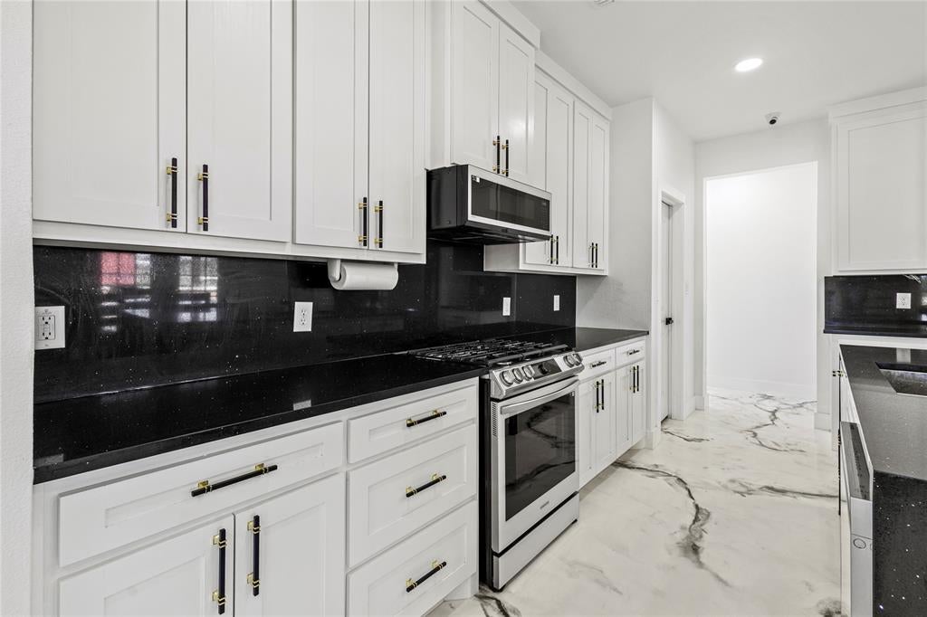 233 Private Road 7786