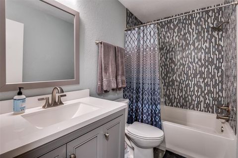 Tiny photo for 215 Cain Drive, Cedar Hill, TX 75104 (MLS # 21201352)