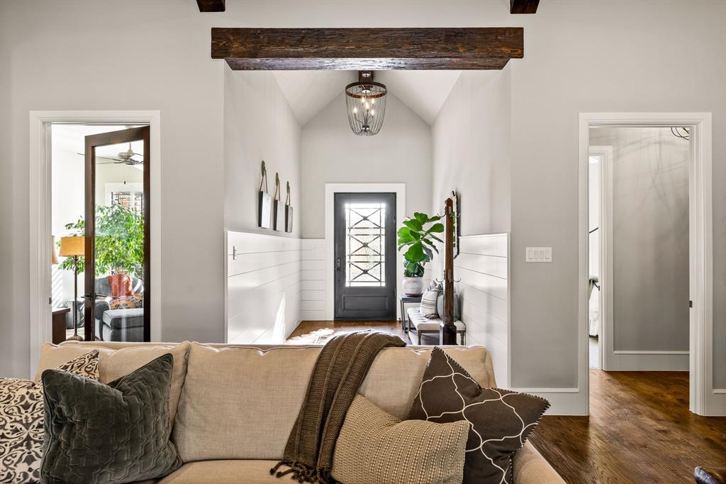 7008 Woodridge Drive