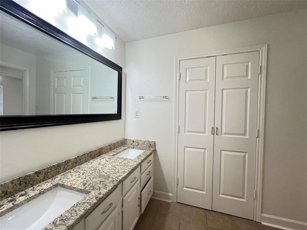 Keller Spgs Townhome 2800 - Residential Lease