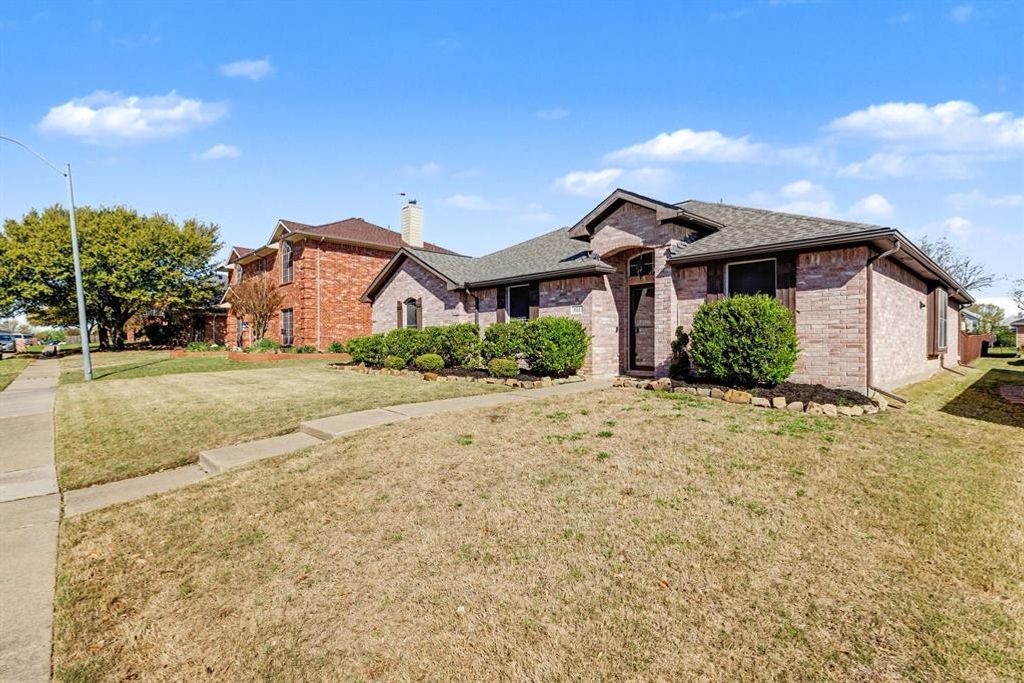 Photo of 614 Burchshire Lane, Wylie, TX 75098 (MLS # 21209829)