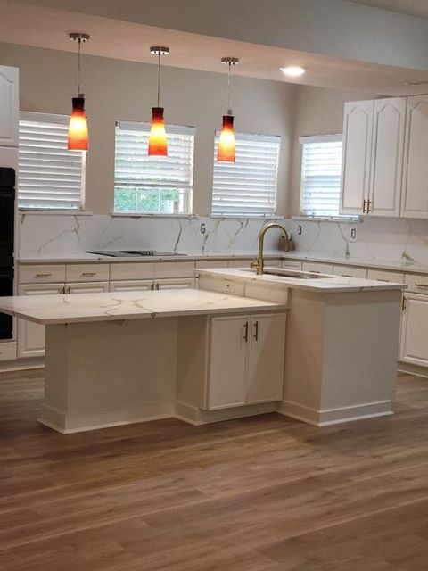 1820 W Pleasant Run Road DeSoto TX 75115