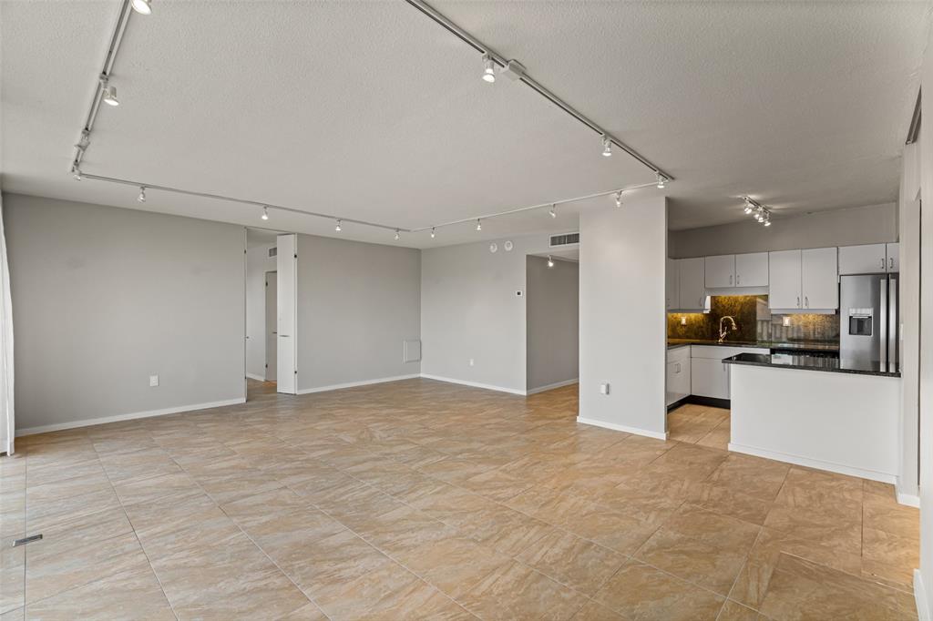 Turtle Crk North Condo - Residential