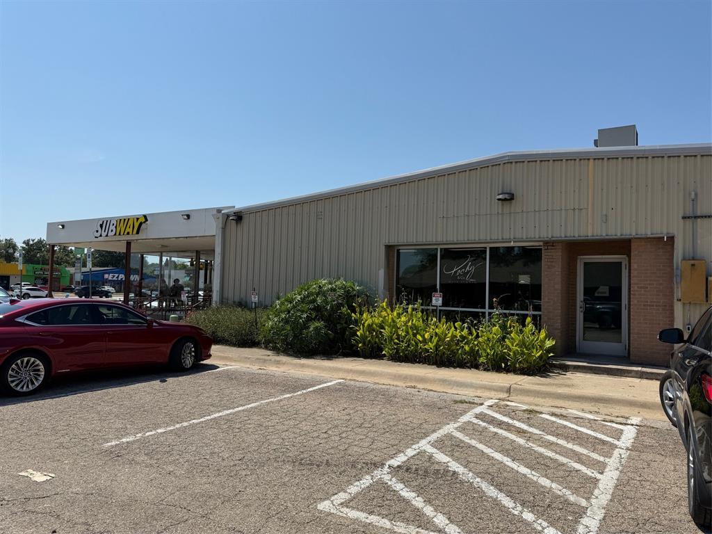 1720 W University Drive