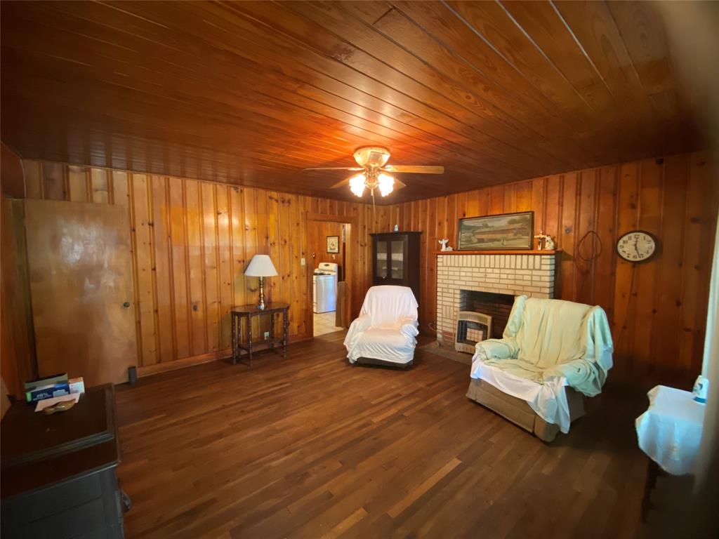 DIVISION M MEXIA - Residential