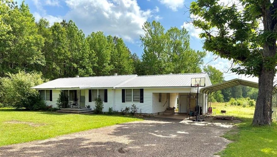 Charming 4-Bedroom Home on 1 Acre in Peaceful Ringgold, LA. Seller giving $5,000 in repairs, updates, etc. with a full price offer. Welcome to this spacious 4-bedroom, 2-bath home nestled on a generous 1-acre lot in the quiet, country town of Ringgold. With 1,525 square feet of living space, this home offers oversized bedrooms, a large front and back yard—perfect for outdoor living—and upgraded kitchen cabinetry that adds a touch of modern style. Built in 1970, this home combines classic charm with functional updates and offers great potential for first-time buyers or investors. With just a little TLC, it could be the ideal starter home or a reliable rental property. Enjoy the serenity of rural living while still being close to town conveniences. Don’t miss this opportunity to own a slice of the countryside!