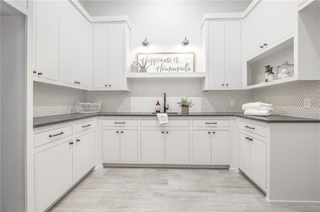 The Hills Of Kingswood - Residential