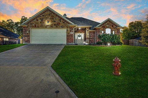 Photo of 401 Mesa, Lone Oak, TX 75453 (MLS # 21418863)