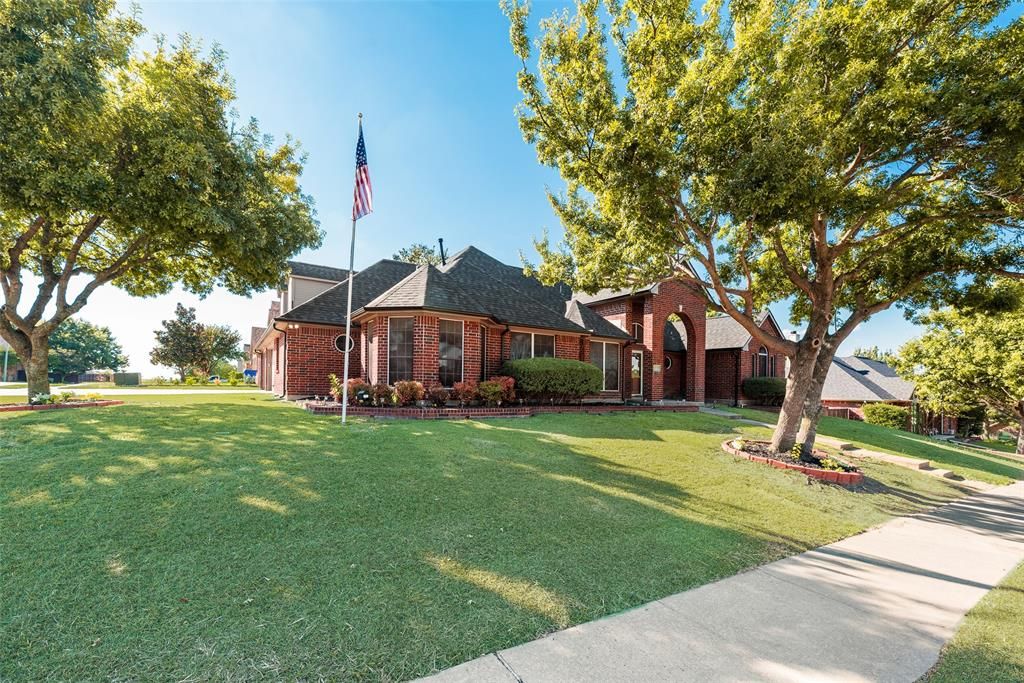 Photo for 122 Paige Lane, Forney, TX 75126 (MLS # 21100556)