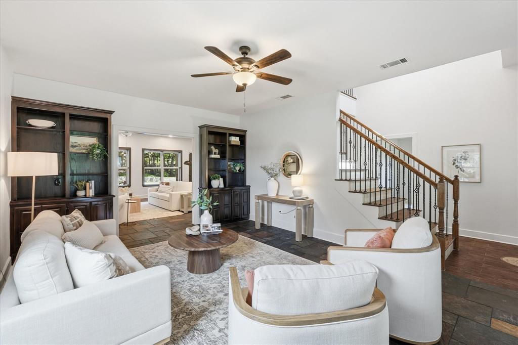 1007 Pioneer Circle W