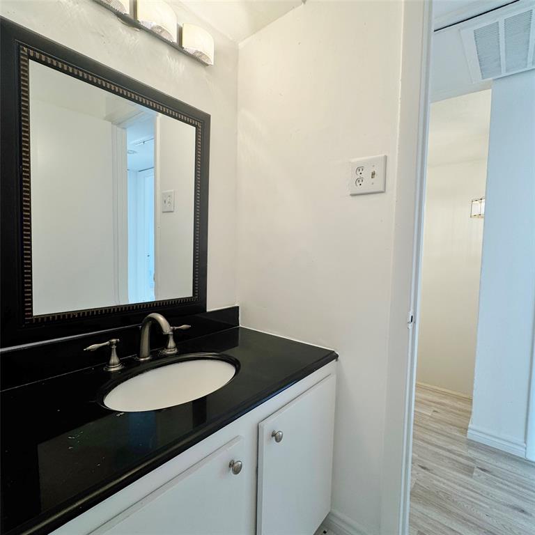 Coventry Village Condo - Residential Lease