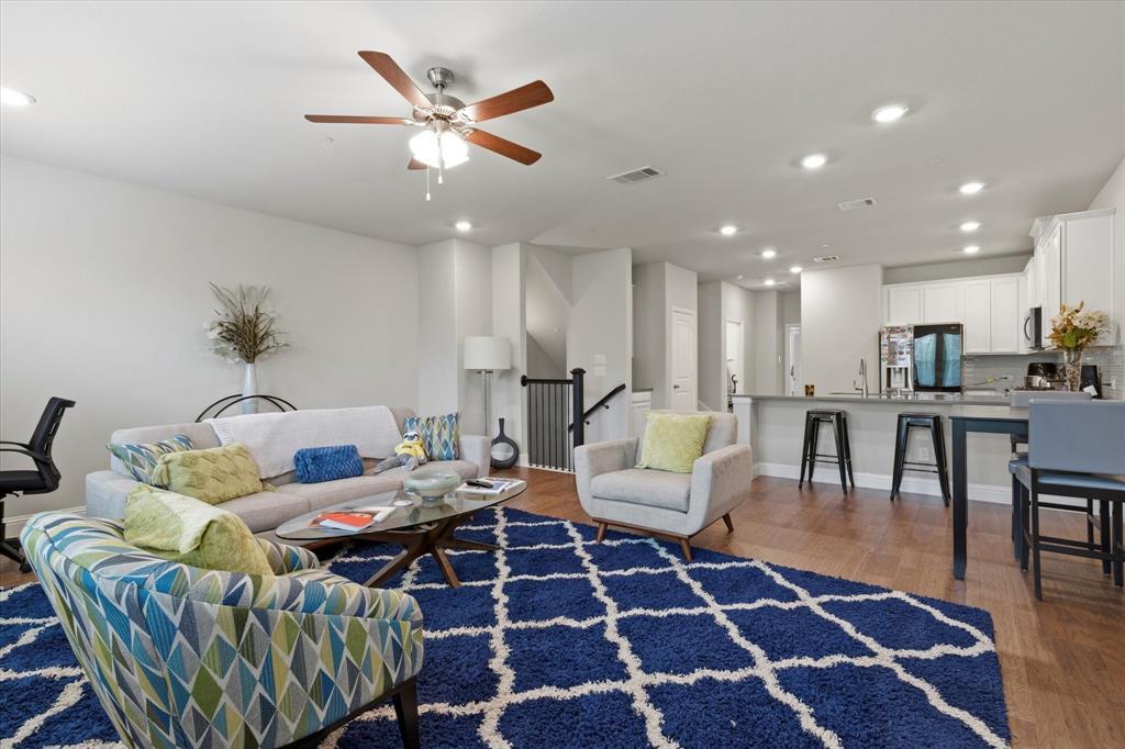 Bayside Twnhms - Residential