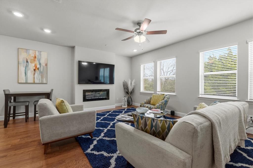 Bayside Twnhms - Residential