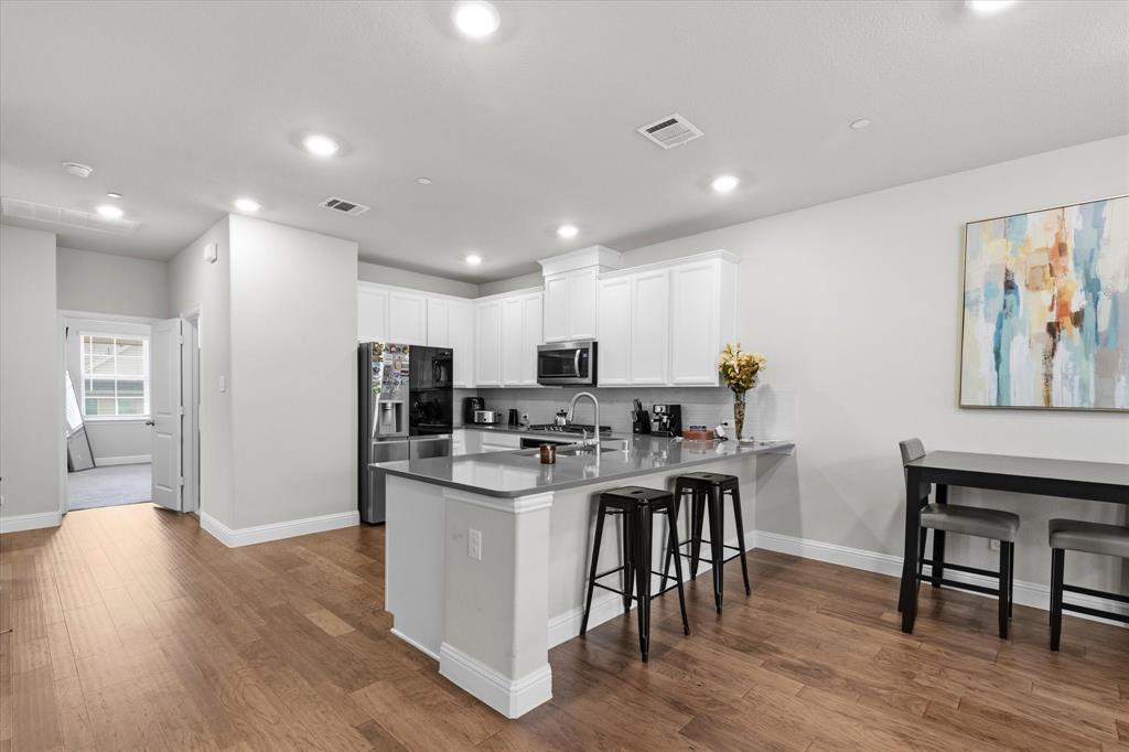 Bayside Twnhms - Residential