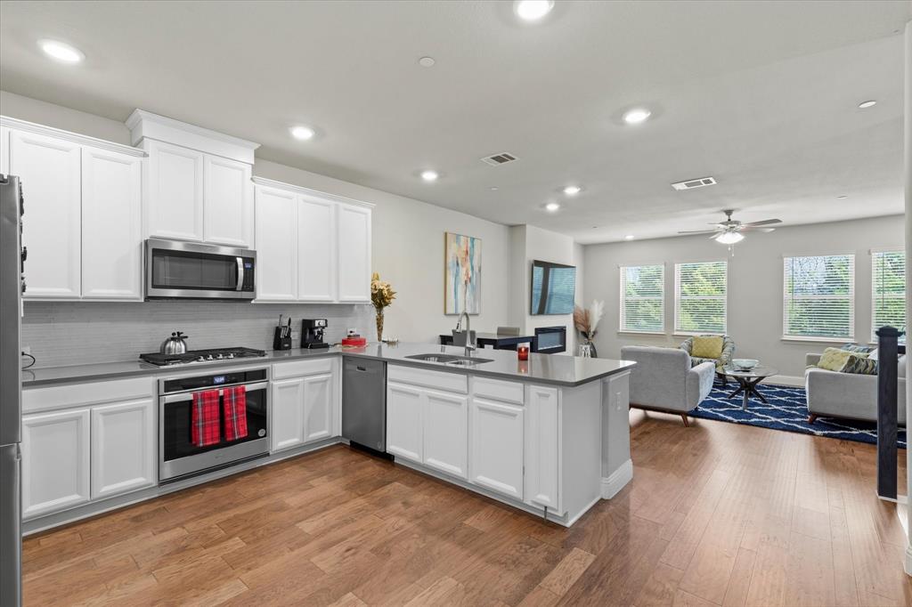 Bayside Twnhms - Residential