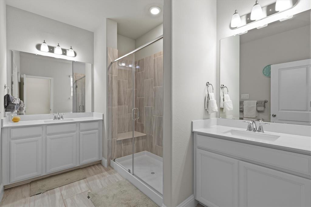 Bayside Twnhms - Residential