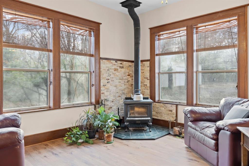 A1043 TENNISON THOMAS R,TRACT 7, ACRES 27.911, - Residential