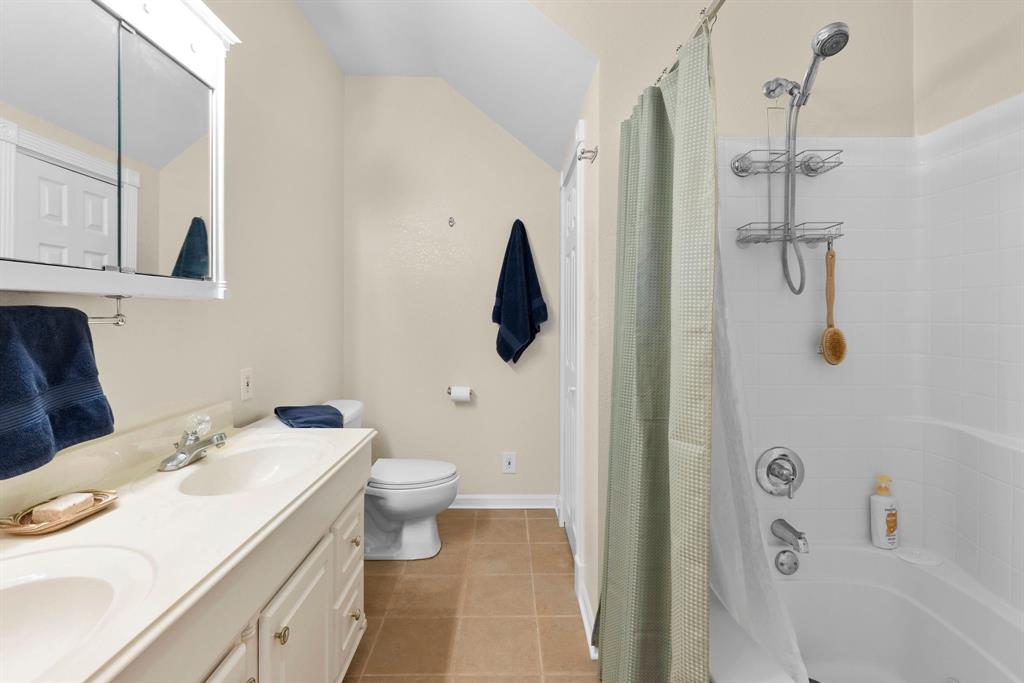 A1043 TENNISON THOMAS R,TRACT 7, ACRES 27.911, - Residential