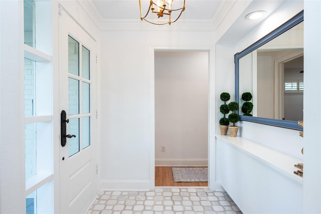 5820 Royal Crest Drive