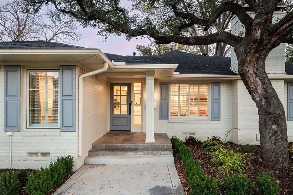 5820 Royal Crest Drive