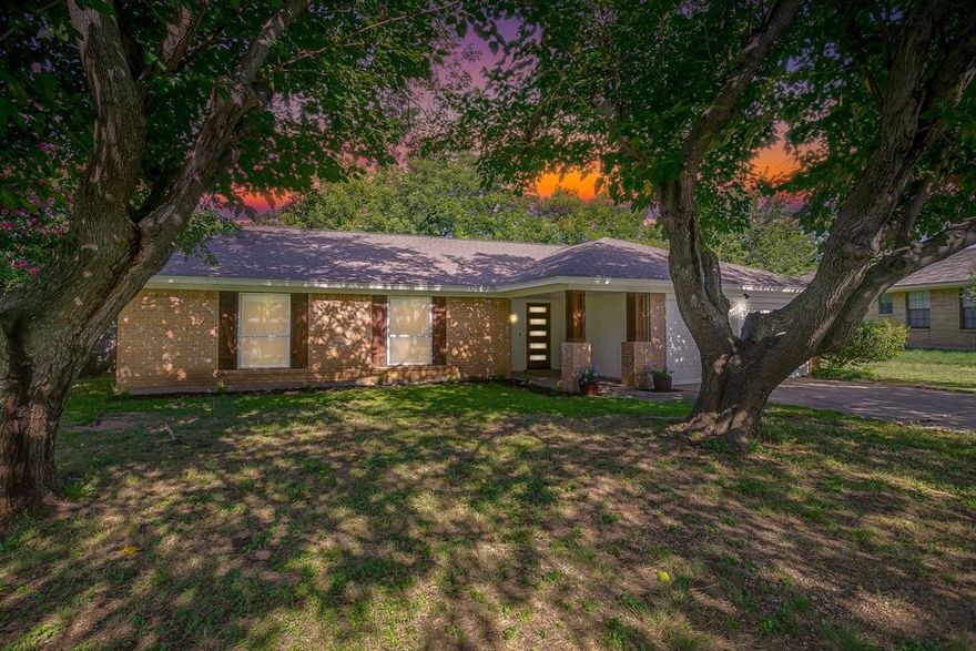 DON'T MISS THIS ONE! Thoughtfully Updated 3-Bed, 2-Bath Ranch Style home in Wedgewood!

This move-in ready home in Fort Worth’s desirable Wedgewood neighborhood features brand-new luxury vinyl flooring throughout, brand new solid surface kitchen countertops, mid-century modern lighting, upgraded faucets and more! With spacious bedrooms, an open living area, and stylish finishes throughout, this home blends comfort and modern design. Great location near I-20, shopping, dining, and schools.
Refrigerator, Washer and Dryer will convey with sale!