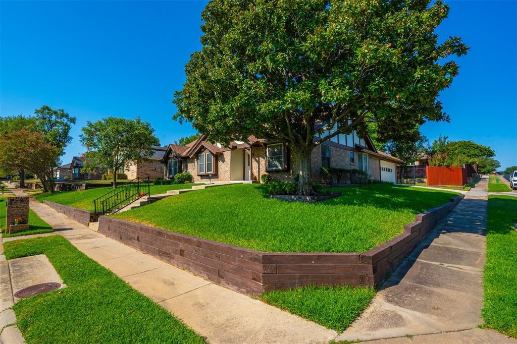 3824 Fox Hollow Drive