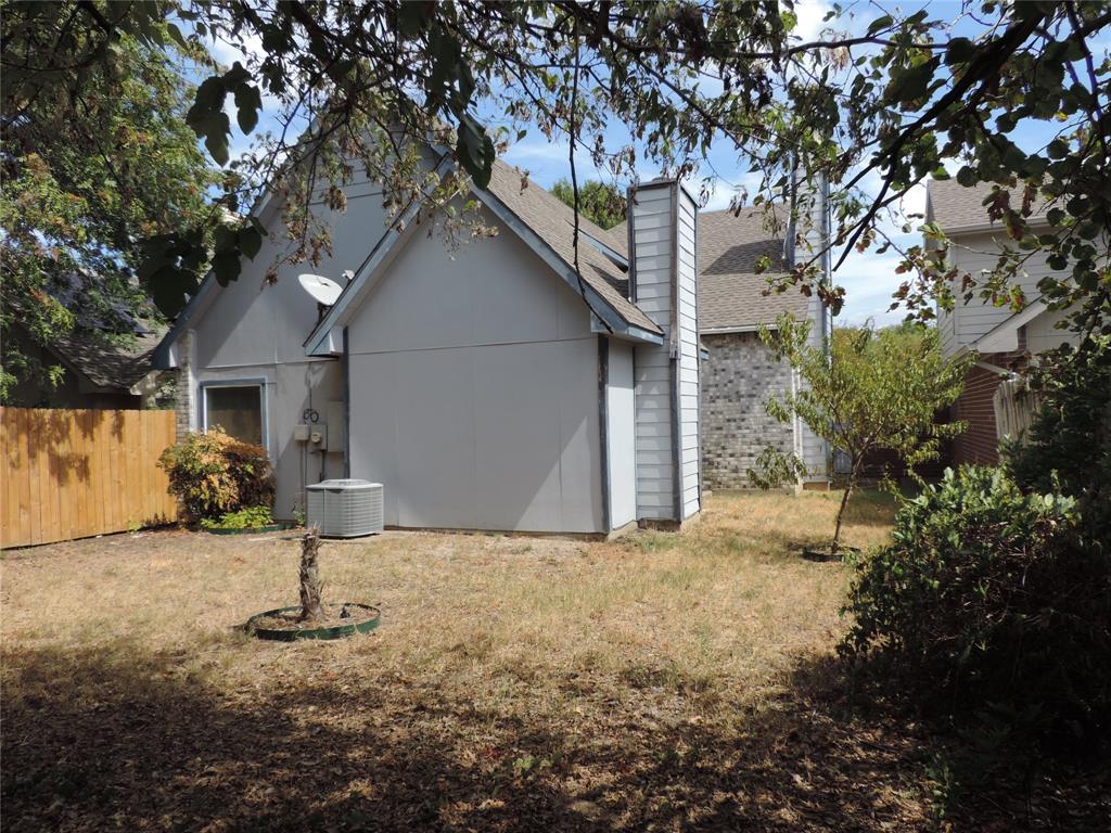 6825 W Driffield Court