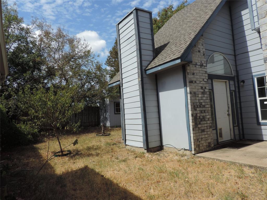 6825 W Driffield Court
