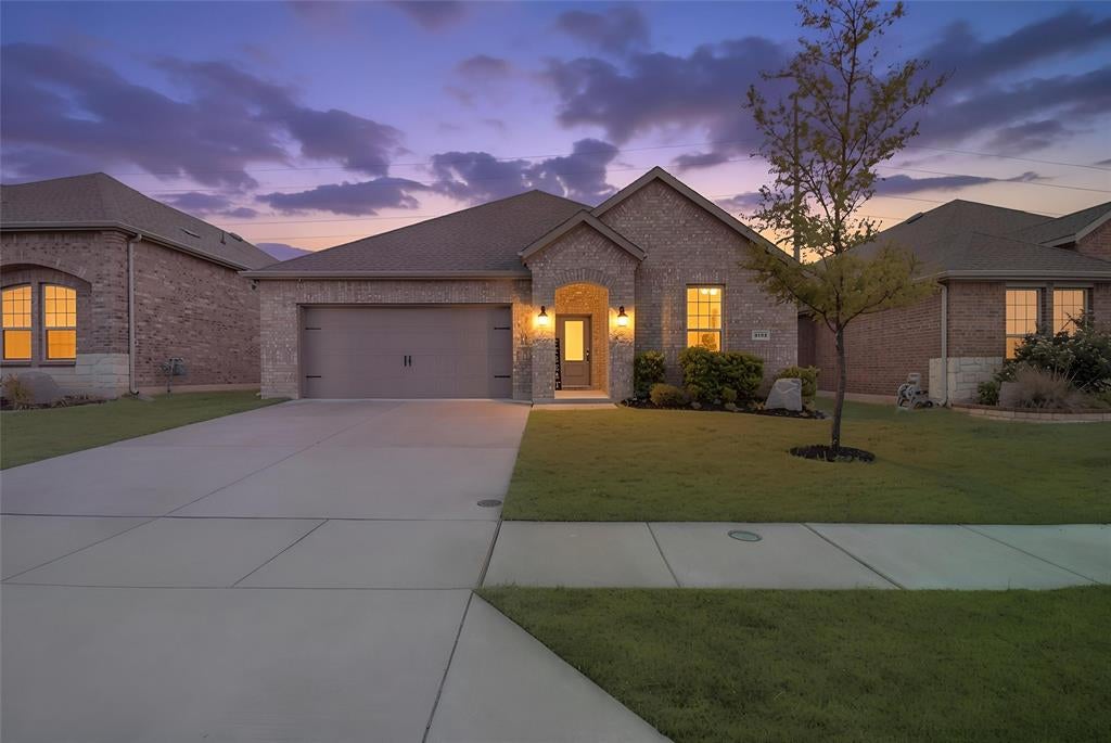 3102 Moccasin Lane