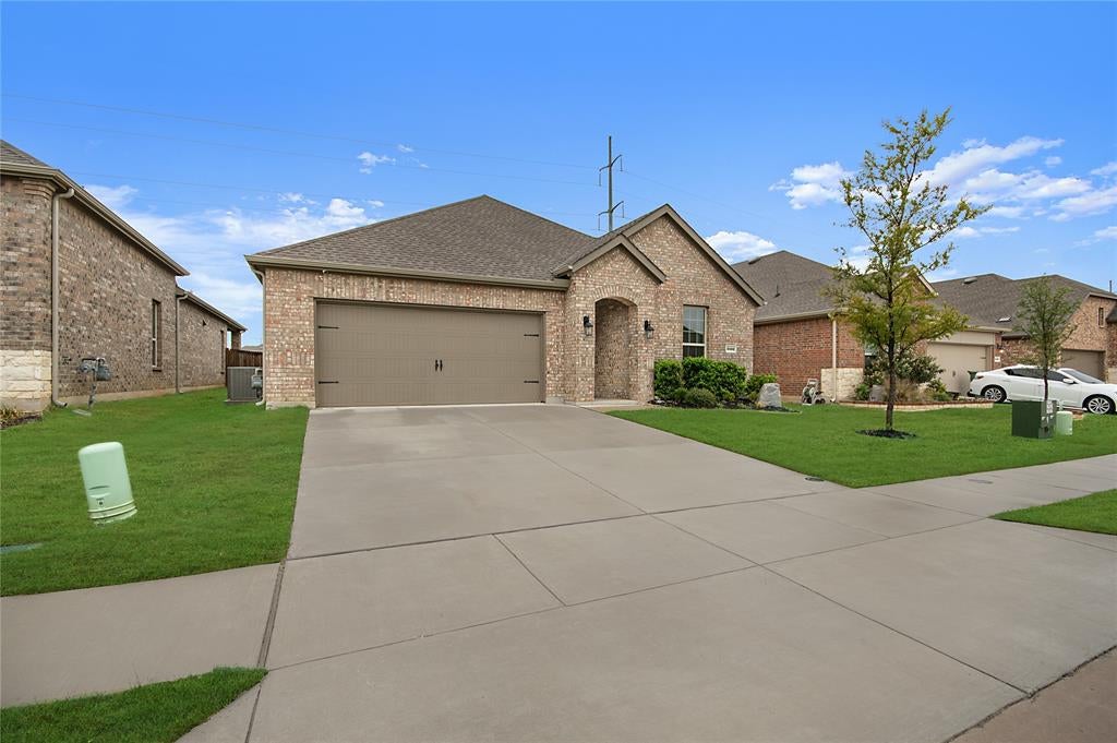3102 Moccasin Lane