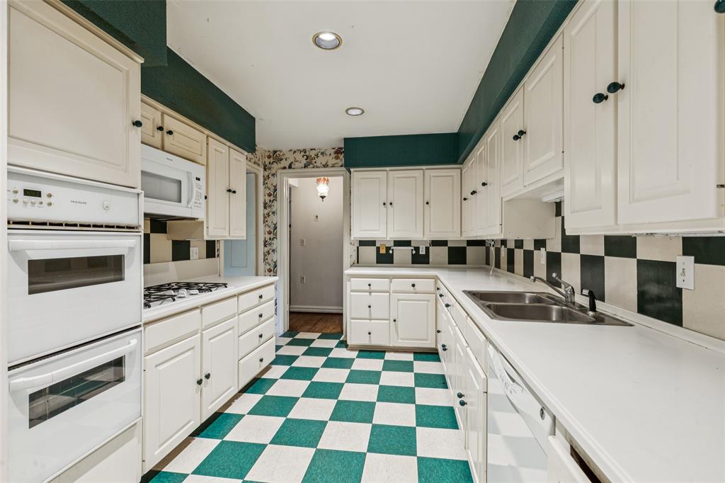 JOYCE WAY 568FR PRESTON RD - Residential