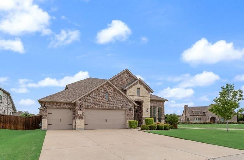 Photo of 516 W North Creek Drive, Sherman, TX 75092 (MLS # 21298195)