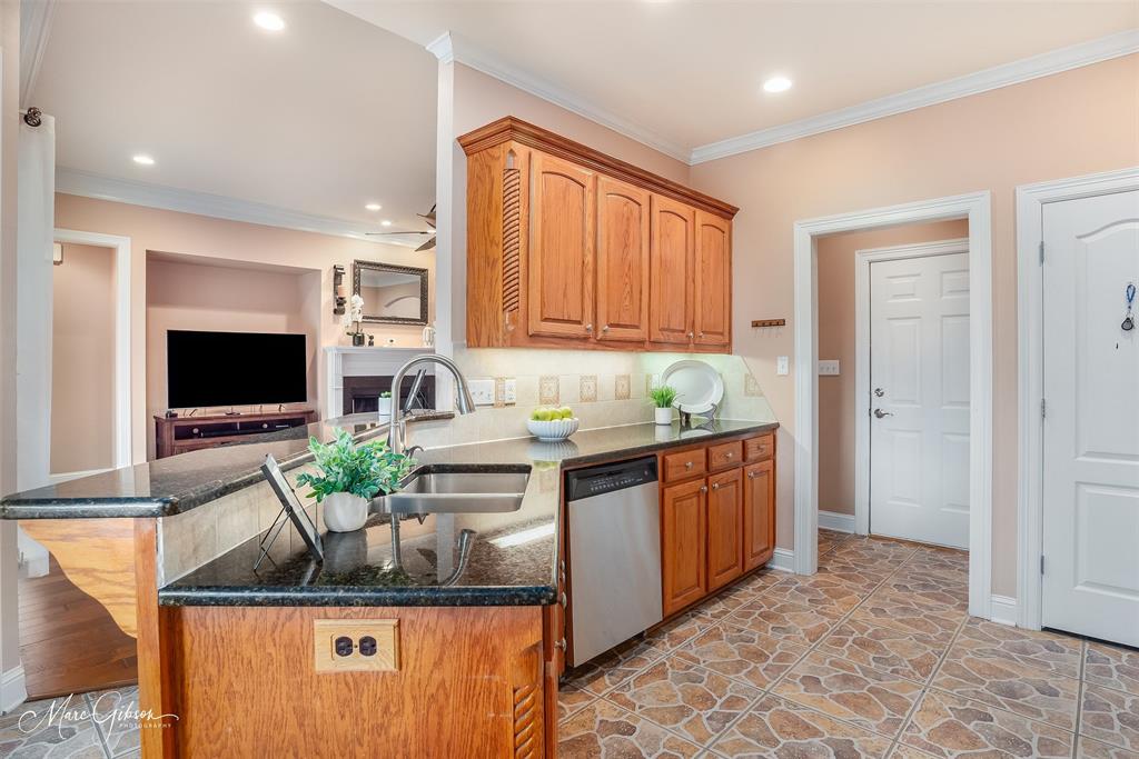 Bossier City, Louisiana 71111, United States, 3 Bedrooms Bedrooms, ,3 BathroomsBathrooms,Residential,Pending,20828