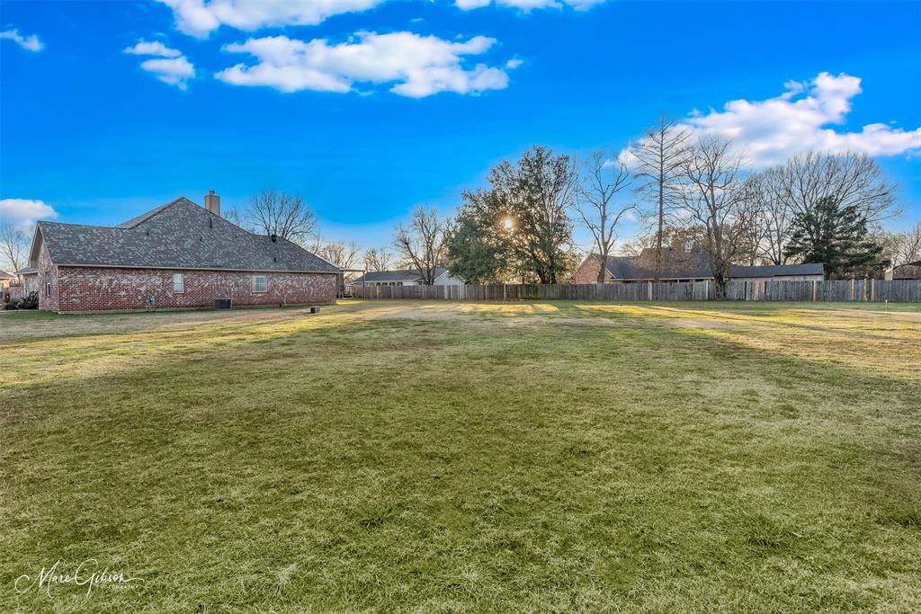 Bossier City, Louisiana 71111, United States, 3 Bedrooms Bedrooms, ,3 BathroomsBathrooms,Residential,Pending,20828