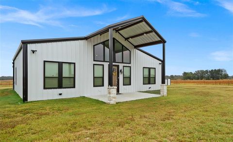 A home in Grand Saline