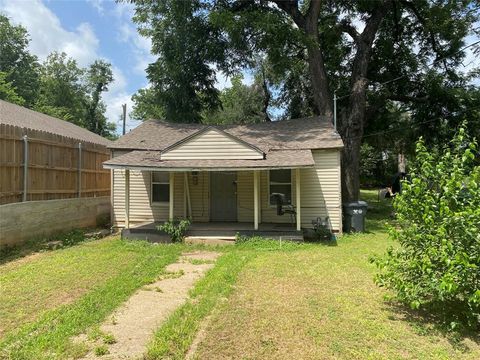 Photo of 1610 N 10th Street, Waco, TX 76707 (MLS # 21307078)
