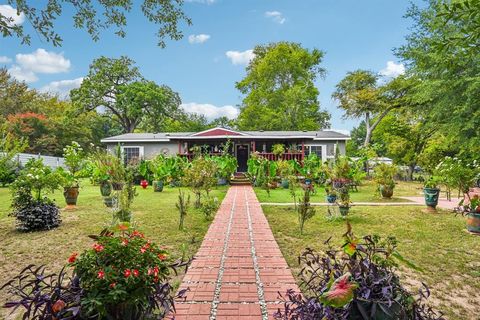 Photo of 29275 Fm 429, Terrell, TX 75161 (MLS # 21068337)