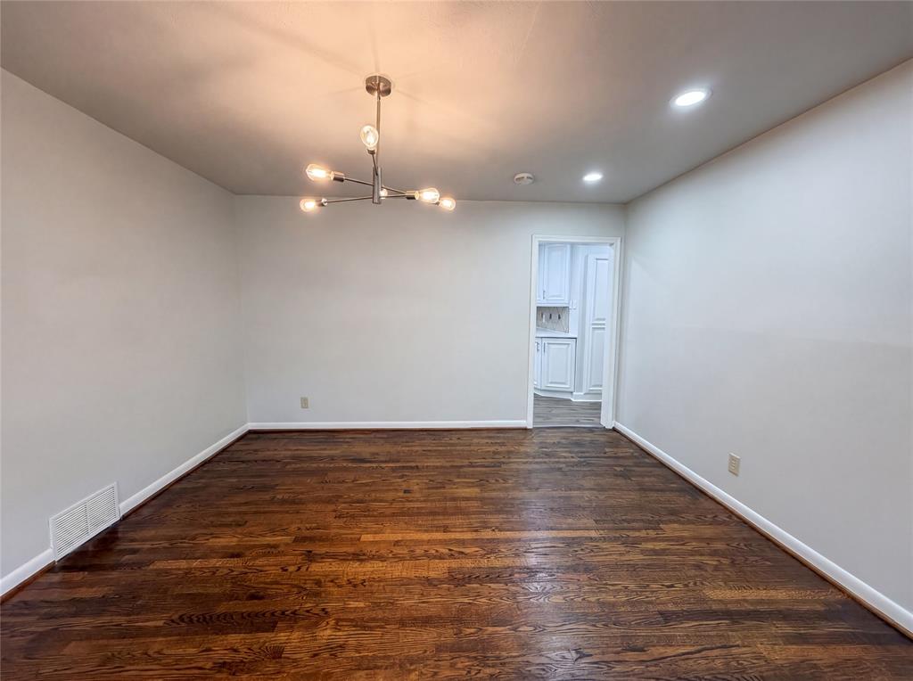 6878 Burwood Lane