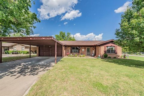 800 Brazos Drive Mineral Wells TX 76067