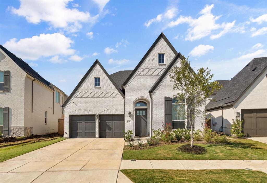 8736 Edgewater Drive