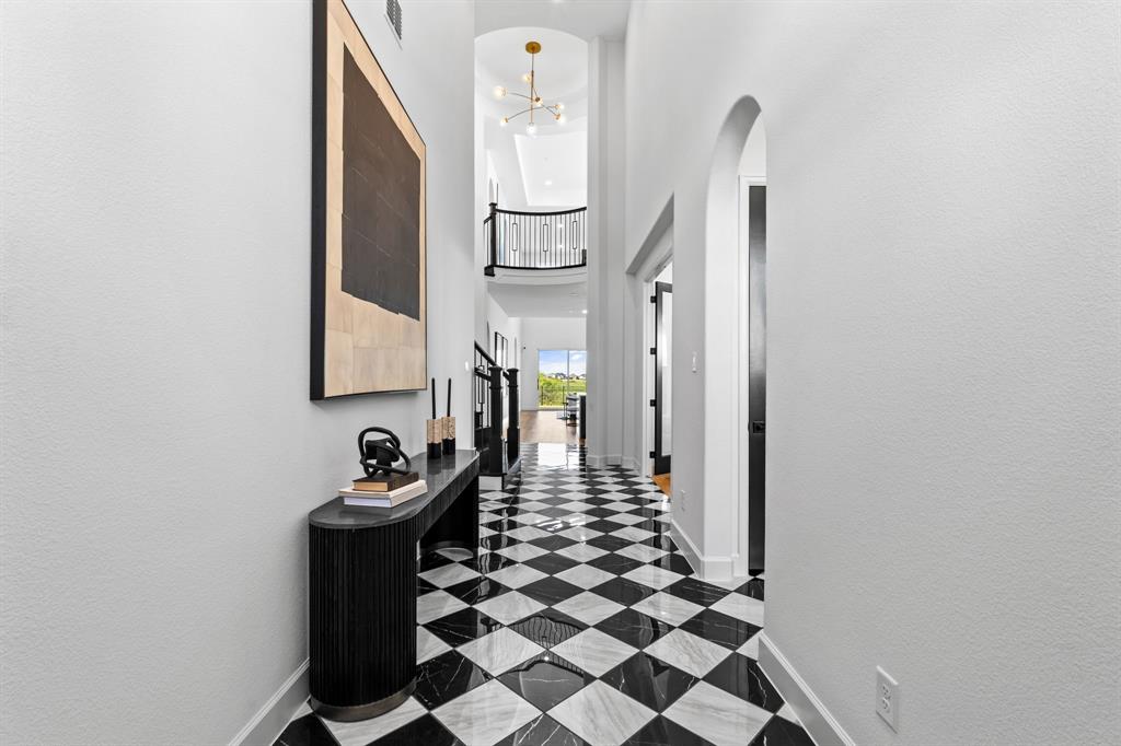 8736 Edgewater Drive