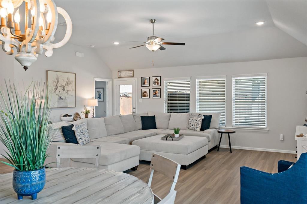 1517 Sweetwater Way