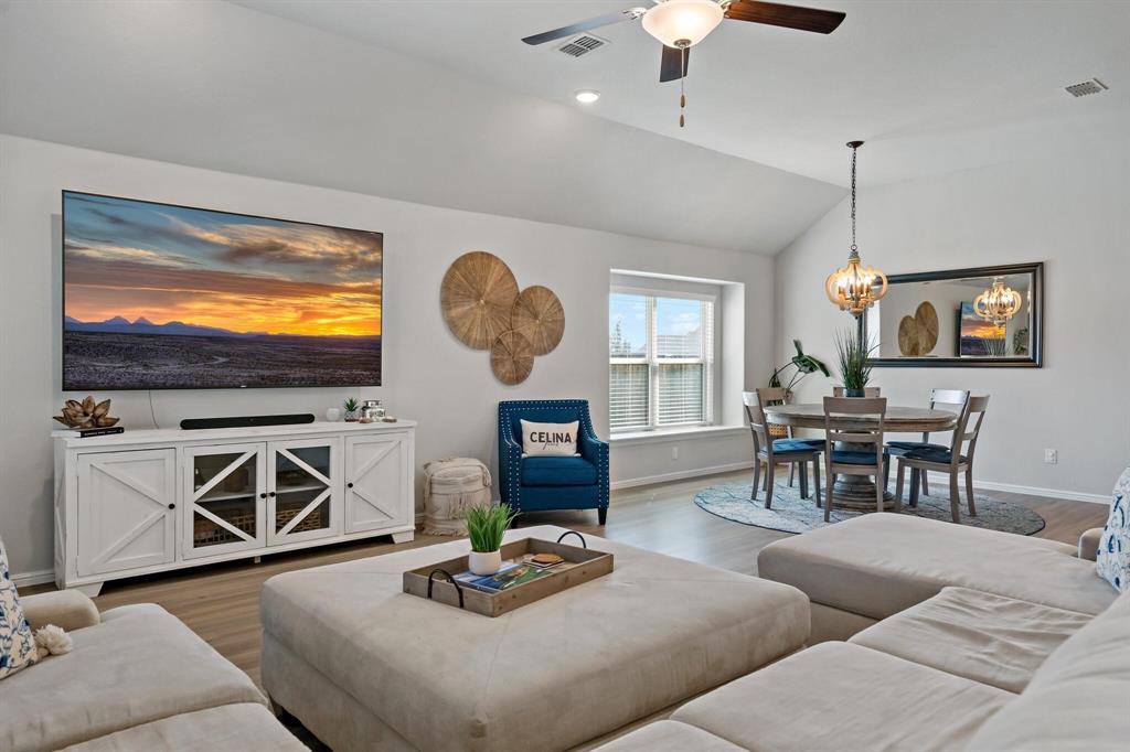 1517 Sweetwater Way