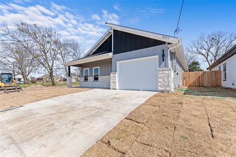 Tiny photo for 2607 Carver Street, Greenville, TX 75401 (MLS # 21198070)