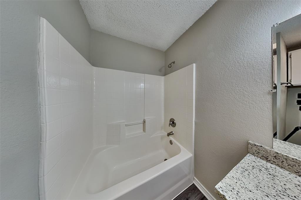 River Oaks Add Ph 2 - Residential Lease